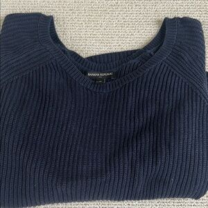 Banana Republic Blue Crew Neck Sweater with Ribbed Texture🌿